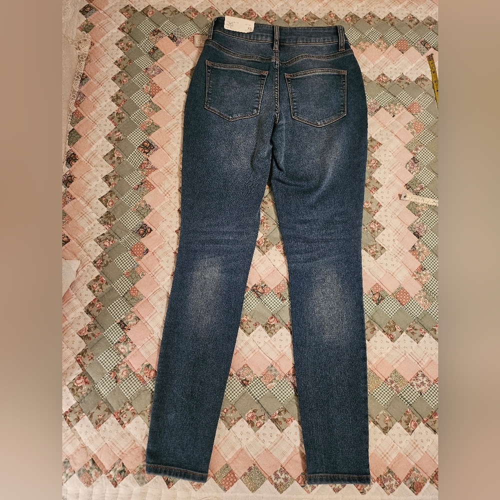 Maurices 4-button High-Rise Jeggings- Size XS - Picture 3 of 10